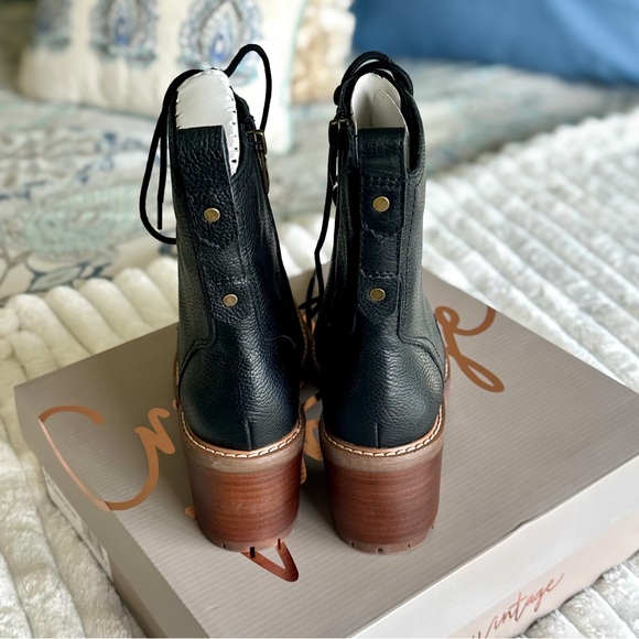 🔥 NWT - REAL LEATHER Boots 🥾 - Picture 8 of 14